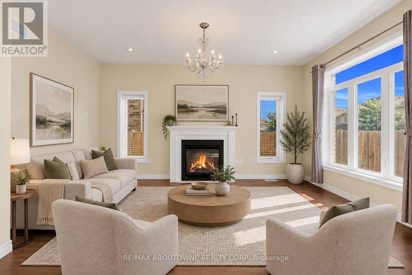 94 Ambrous Crescent — photo 10 of 40
