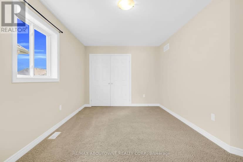 94 Ambrous Crescent — photo 32 of 40