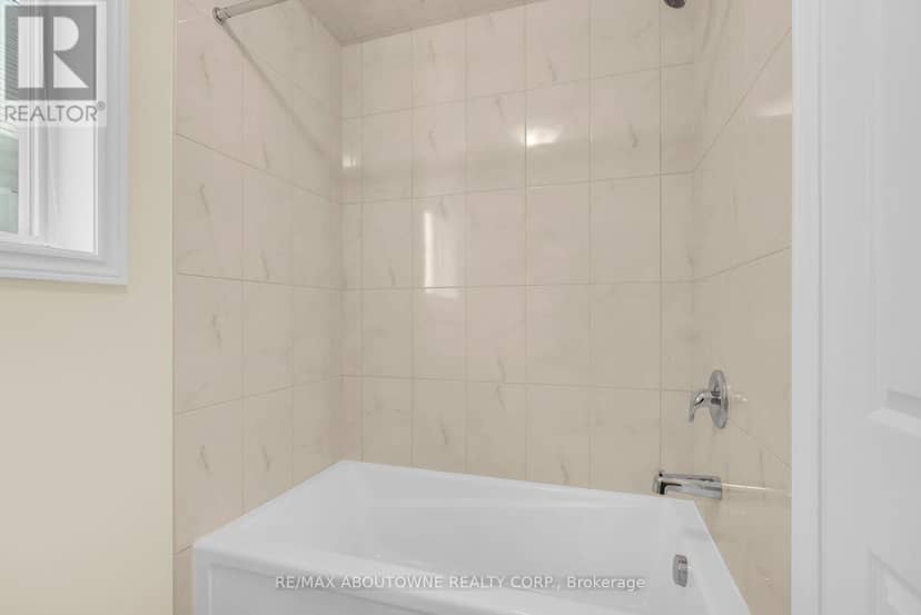 94 Ambrous Crescent — photo 35 of 40