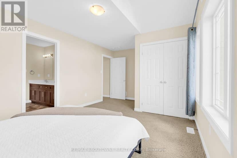 94 Ambrous Crescent — photo 37 of 40