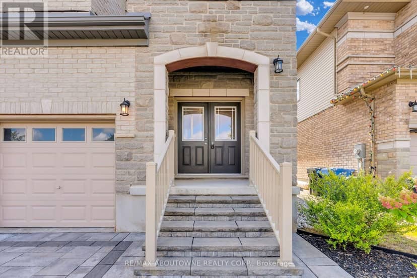 94 Ambrous Crescent — photo 4 of 40