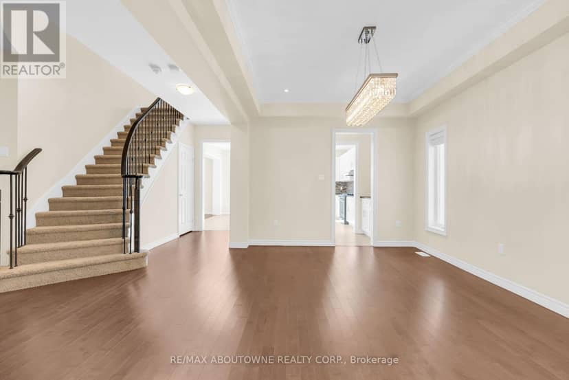 94 Ambrous Crescent — photo 6 of 40