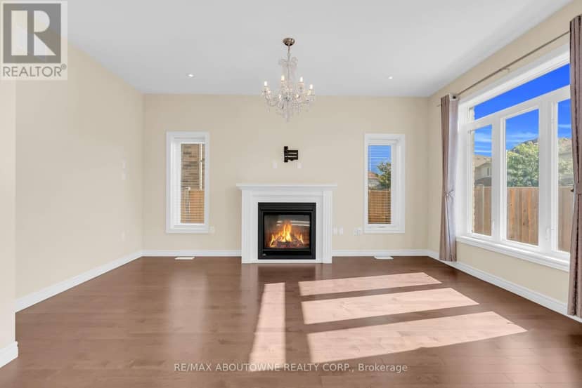 94 Ambrous Crescent — photo 9 of 40