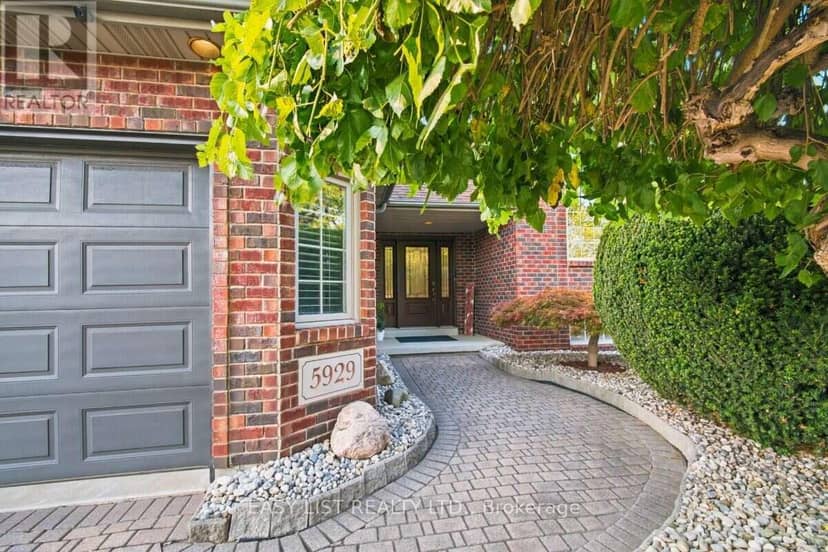 5929 Rosewood Crescent — photo 6 of 40