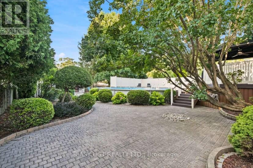 5929 Rosewood Crescent — photo 9 of 40