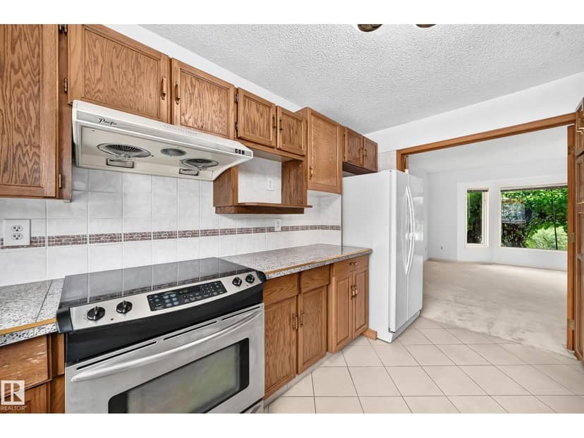 17915 99A AV NW NW — photo 14 of 40