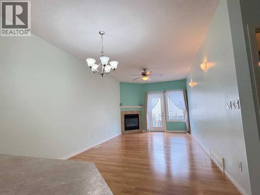 4516 54 Street — photo 10 of 24