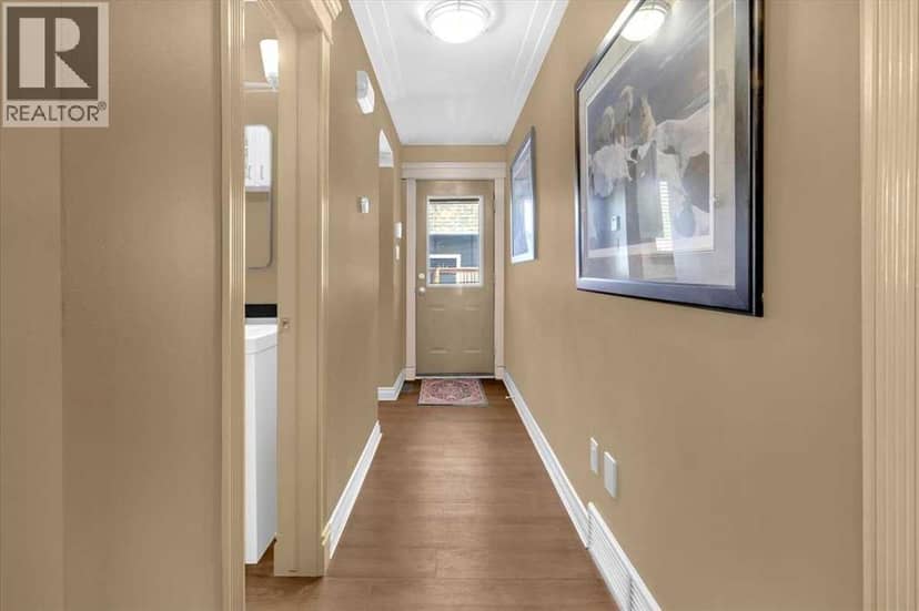 2211 45 Street SE — photo 15 of 40