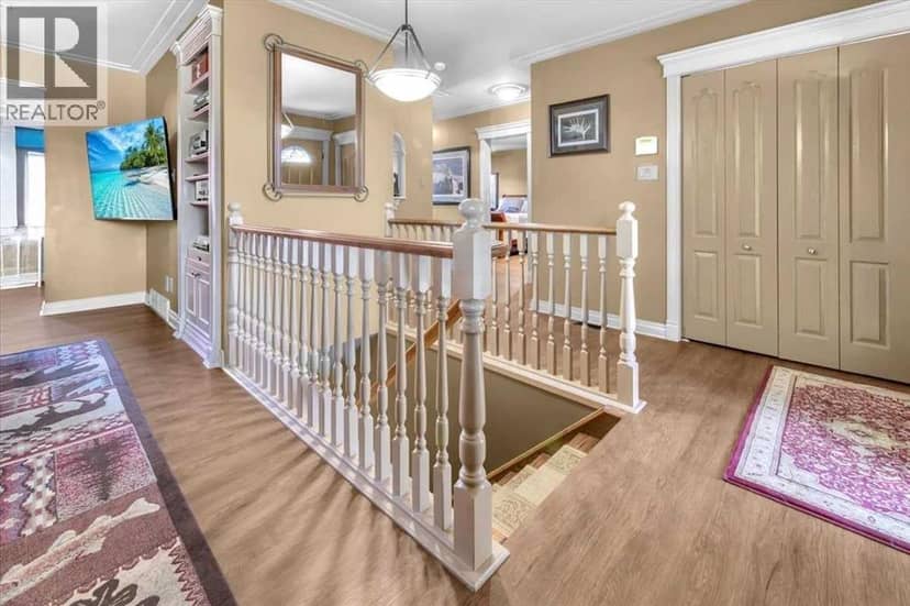 2211 45 Street SE — photo 21 of 40