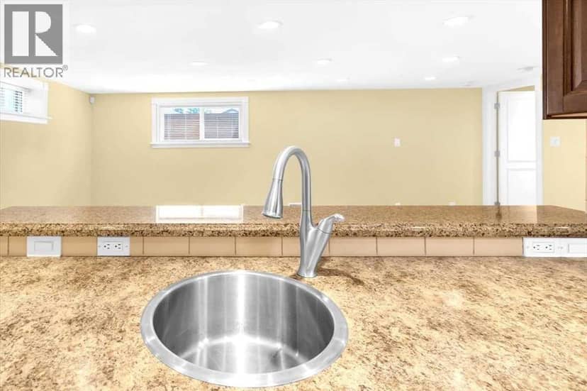 2211 45 Street SE — photo 31 of 40