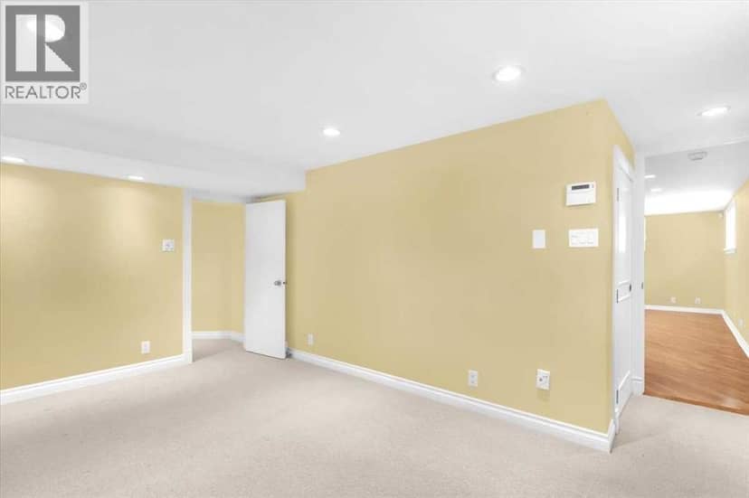 2211 45 Street SE — photo 33 of 40