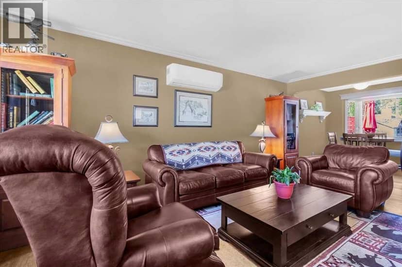 2211 45 Street SE, Calgary, photo 5