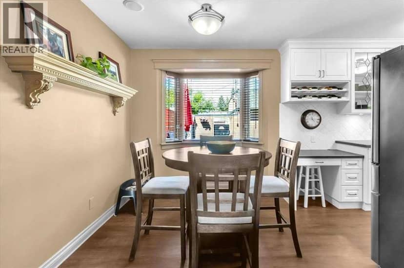 2211 45 Street SE, Calgary, photo 7