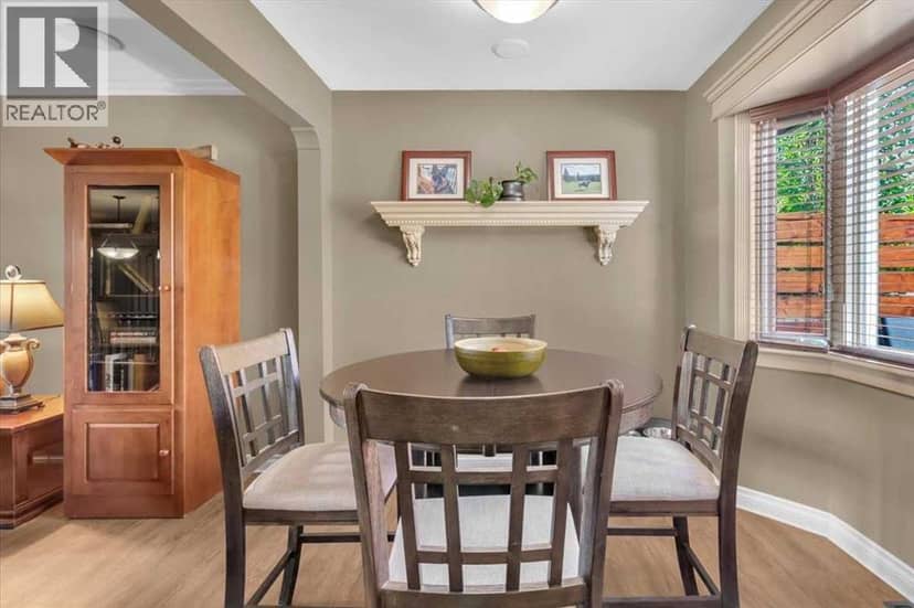2211 45 Street SE, Calgary, photo 8