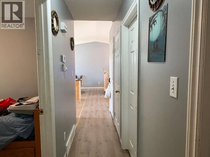 66 Upland Road W, Brooks, photo 4