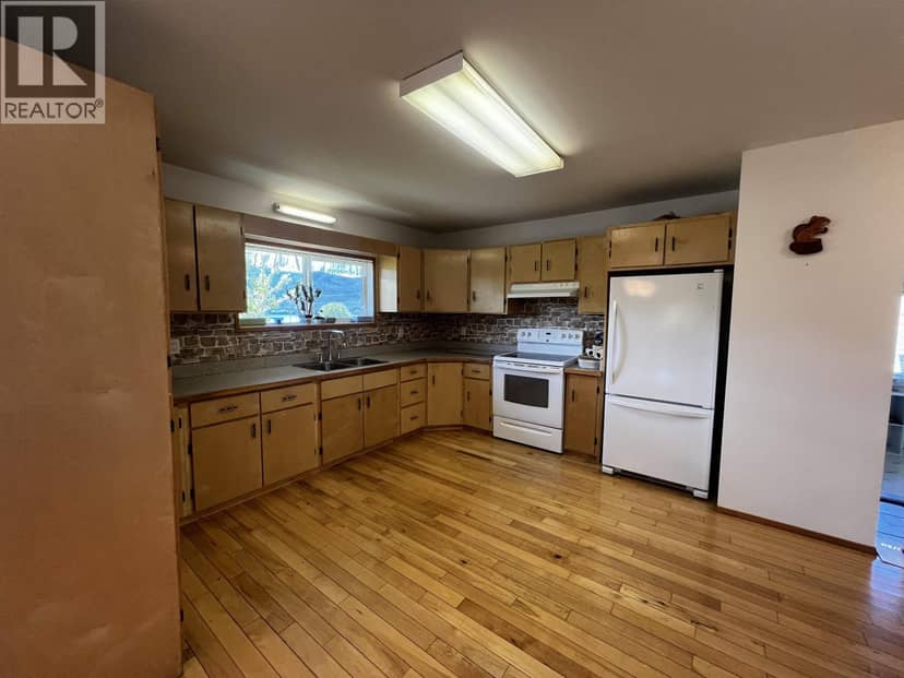 3150 FRANCOIS LAKE ROAD, Fraser Lake, photo 7
