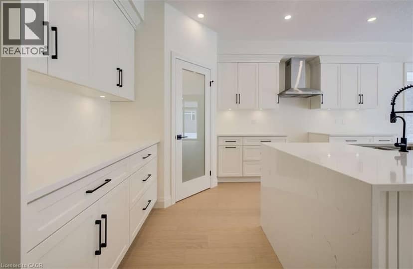 67 CROSSWINDS Drive, Kitchener, photo 3