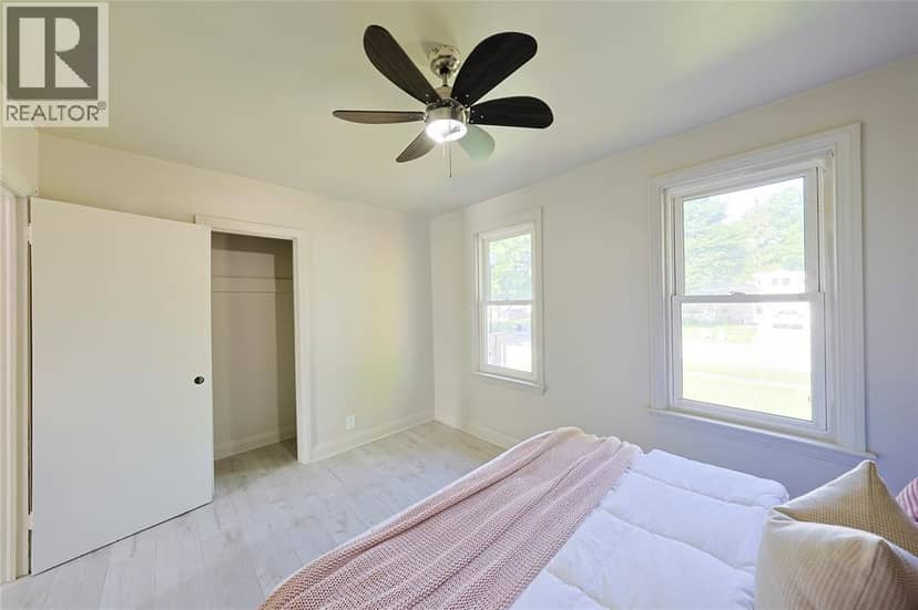 898 Grandview Avenue — photo 8 of 25