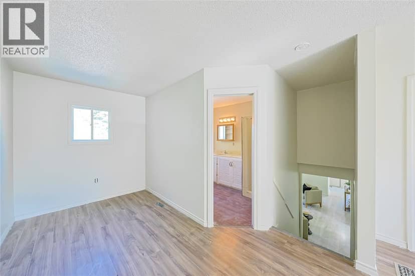 898 Grandview Avenue — photo 17 of 25