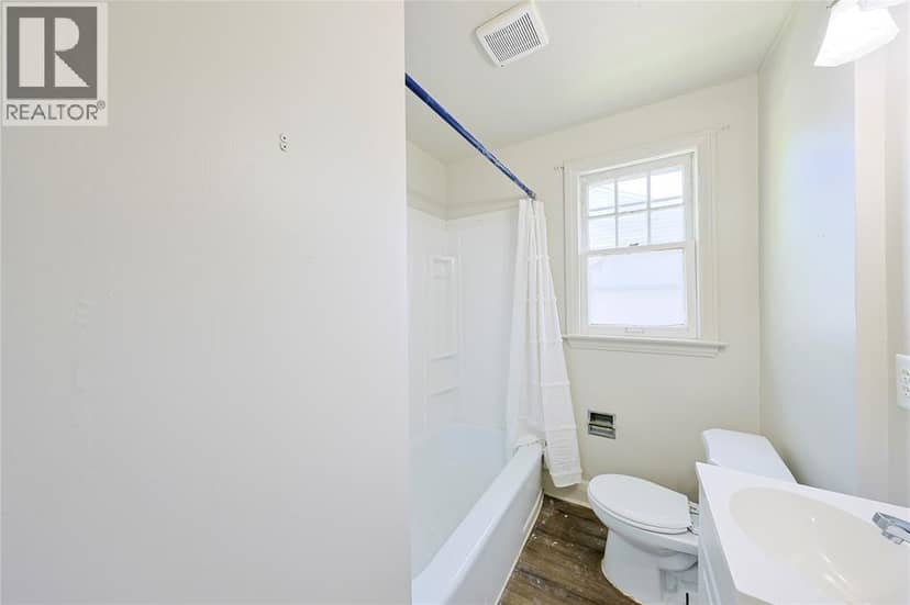 898 Grandview Avenue — photo 9 of 25