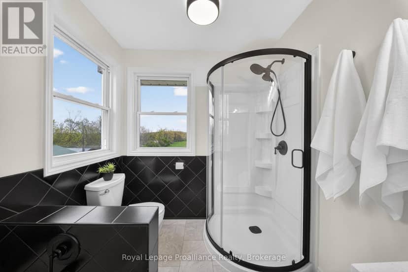 235 East Hungerford Road — photo 24 of 40