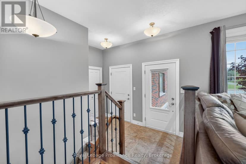 32 Aspen Drive — photo 4 of 33