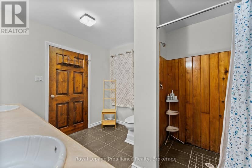137 Lakeshore Drive — photo 28 of 40