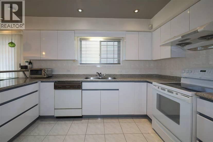1563 E 59TH AVENUE, Vancouver, photo 2