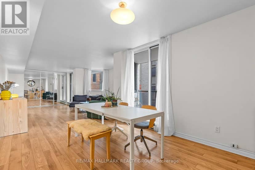 701 - 18 Nepean Street — photo 15 of 32