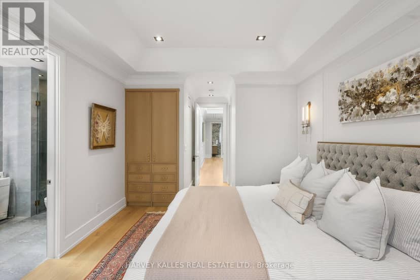 90 Roe Avenue — photo 27 of 40