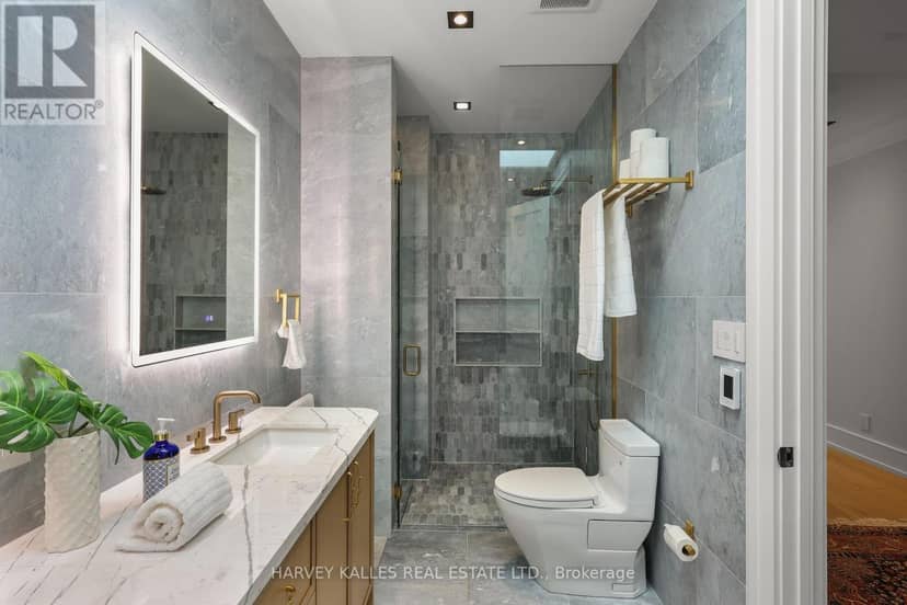 90 Roe Avenue — photo 30 of 40