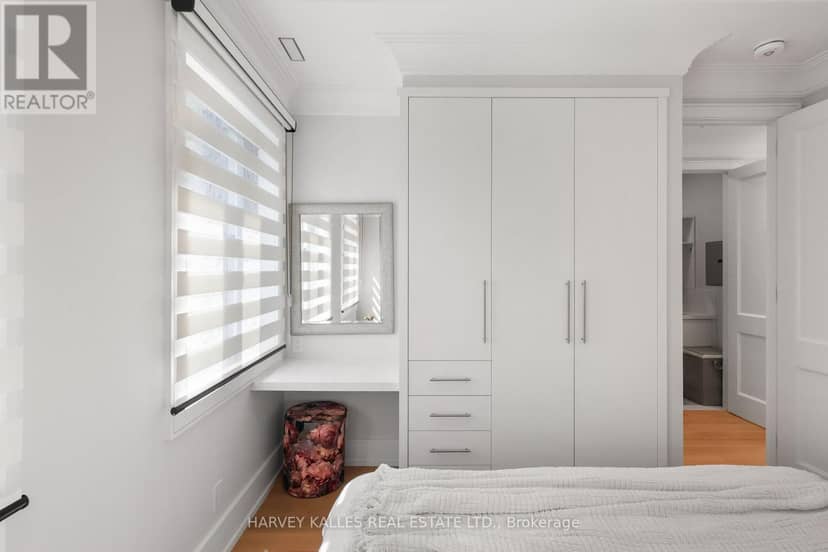 90 Roe Avenue — photo 35 of 40