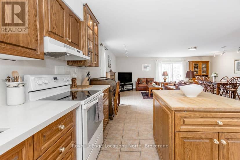 112 Escarpment Crescent — photo 6 of 34