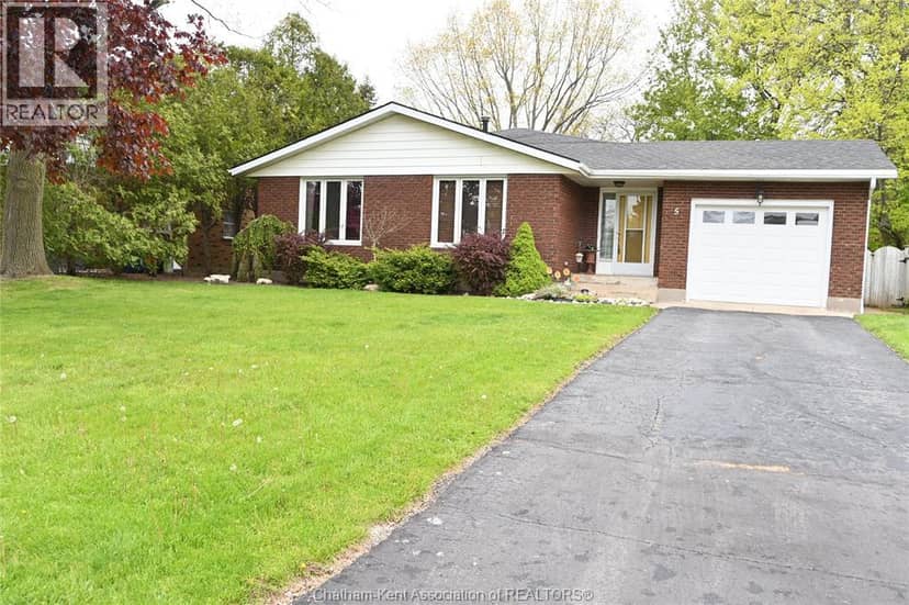 5 Bernard AVENUE East — photo 1 of 32