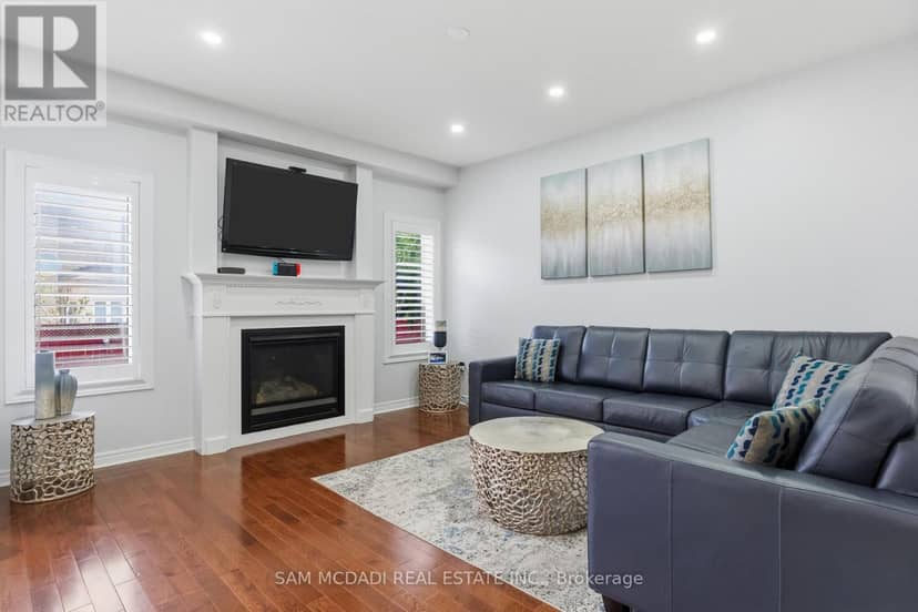 5604 Doctor Peddle Crescent — photo 6 of 36
