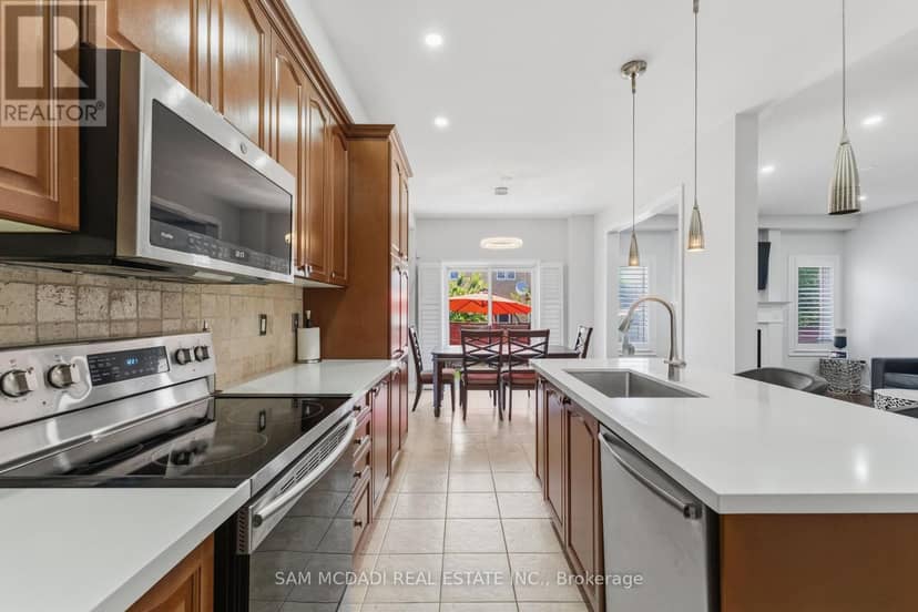 5604 Doctor Peddle Crescent — photo 9 of 36