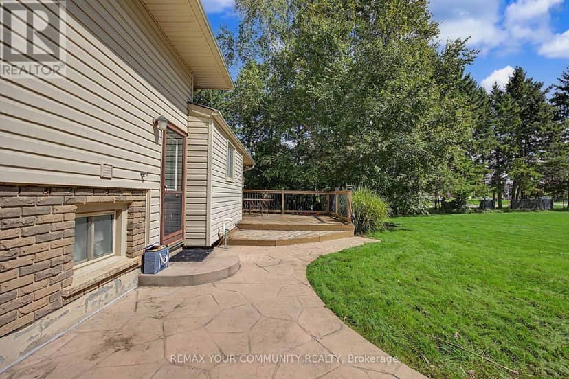 745088 Oxford Road 17 — photo 27 of 39