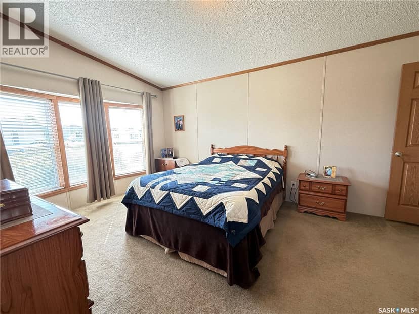 51 Harbour View DRIVE — photo 12 of 35