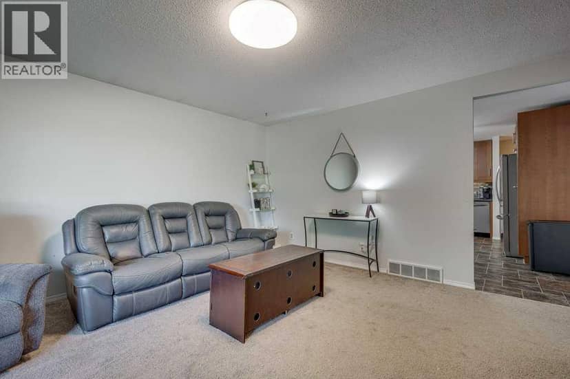 517 Royal Drive — photo 11 of 40
