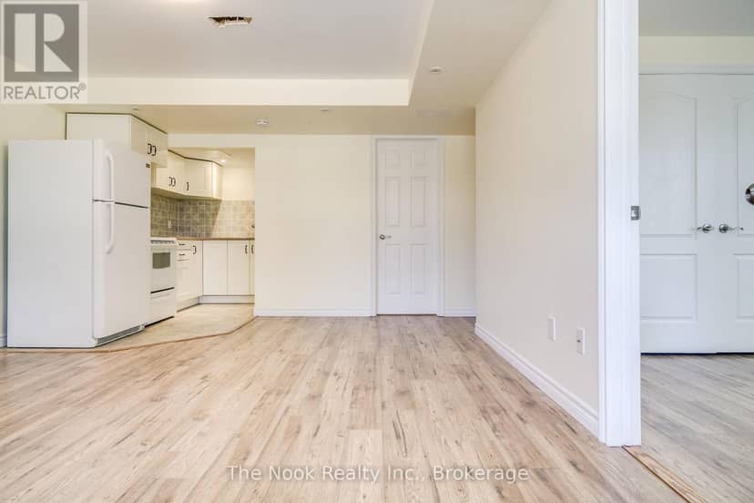 95 Peacock Boulevard — photo 14 of 24