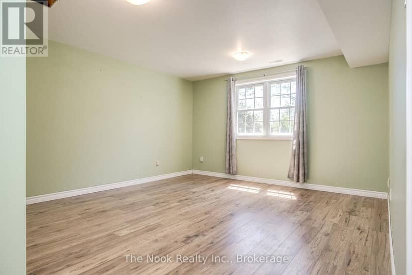 95 Peacock Boulevard — photo 17 of 24