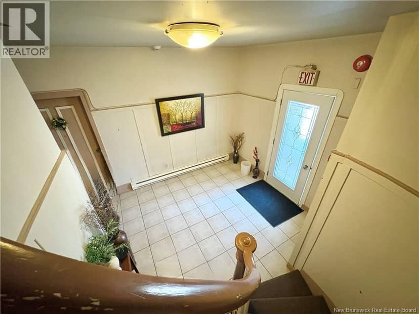 404 Main Street — photo 9 of 33