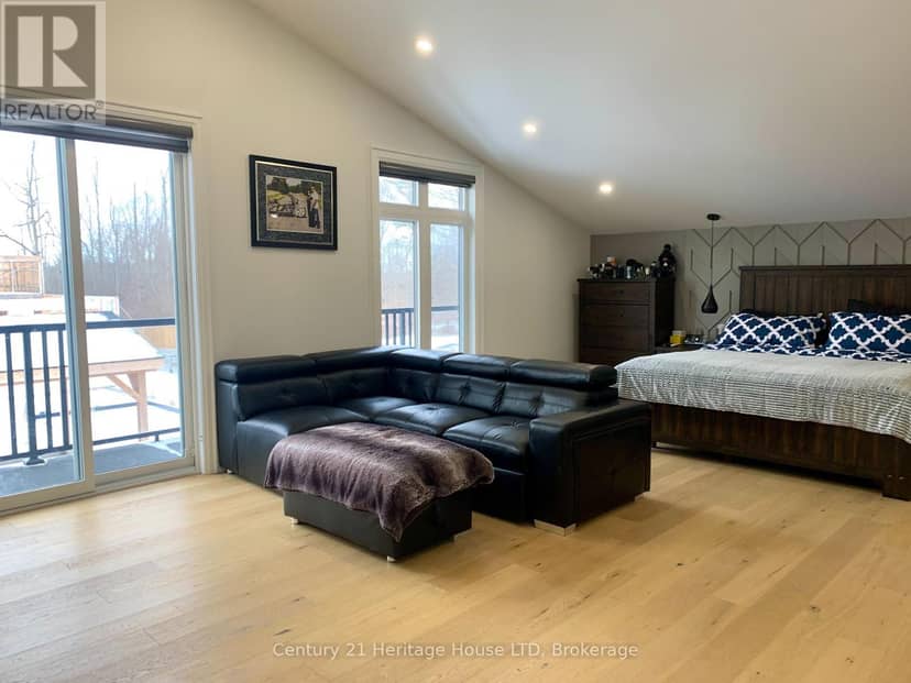 9785 Niagara River Parkway — photo 24 of 40