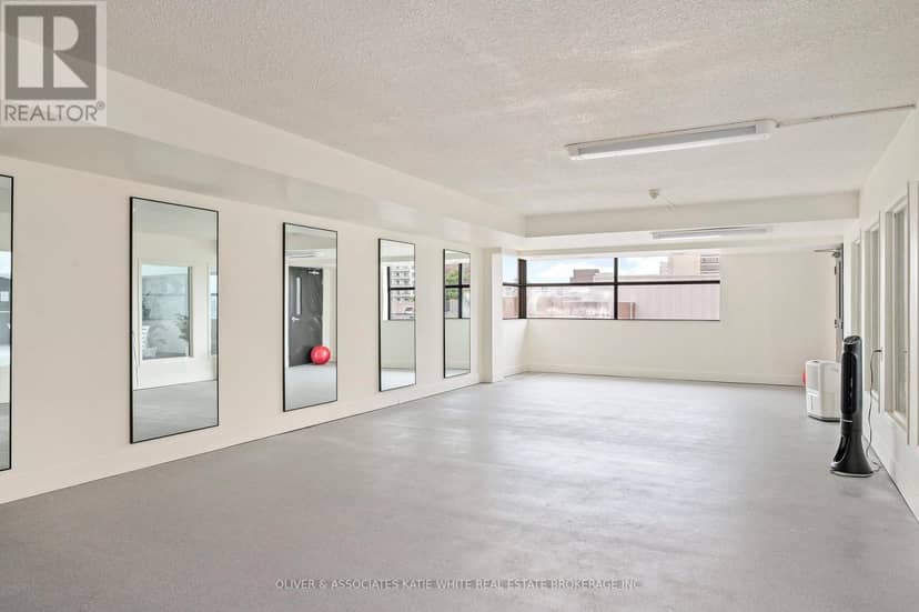 1507 - 380 King Street — photo 25 of 27