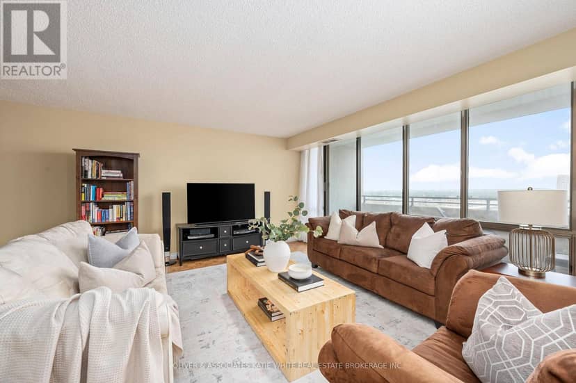 1507 - 380 King Street — photo 4 of 27