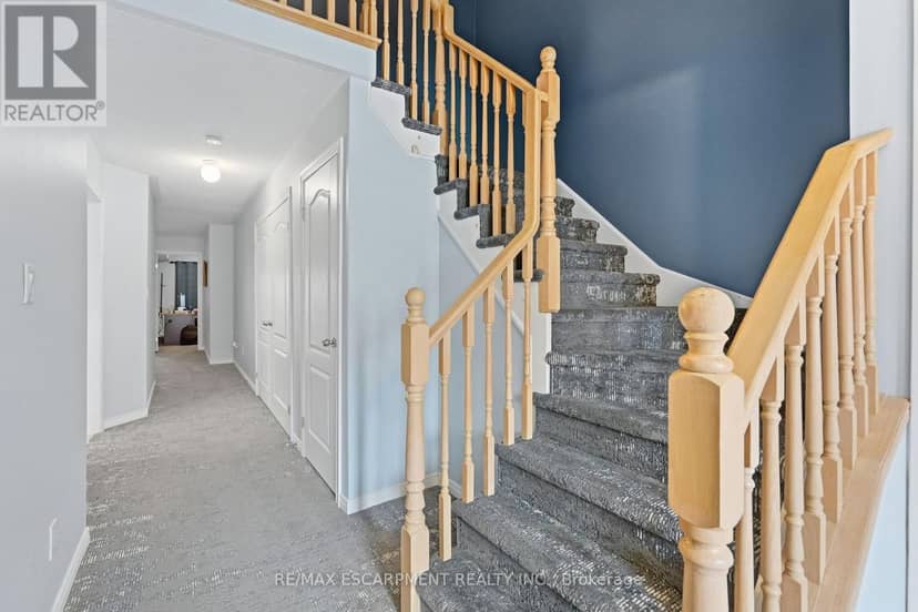 2 - 222 Fellowes Crescent — photo 4 of 32