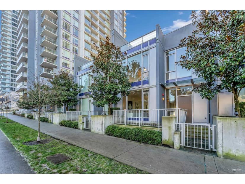 5 13720 100 AVENUE, Surrey, photo 2
