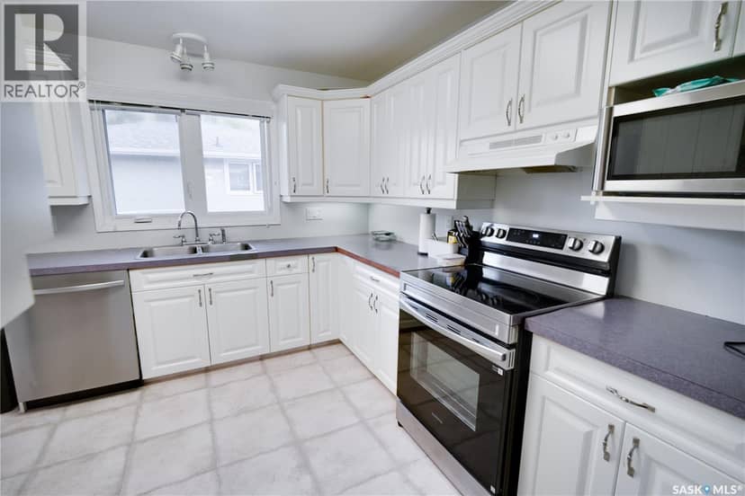 1304 Queen CRESCENT — photo 11 of 40