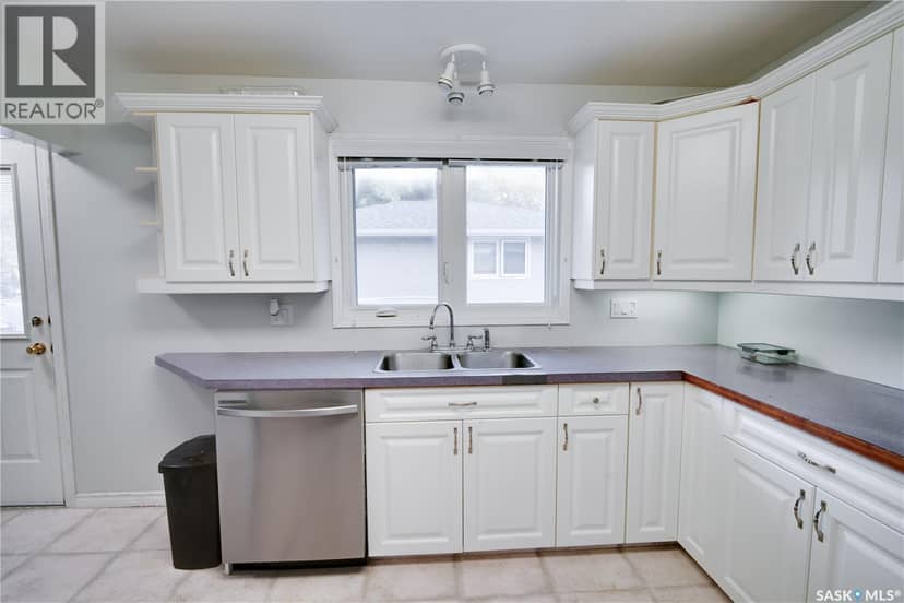1304 Queen CRESCENT — photo 14 of 40