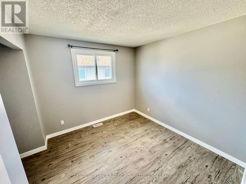356 Owens Crescent — photo 10 of 21